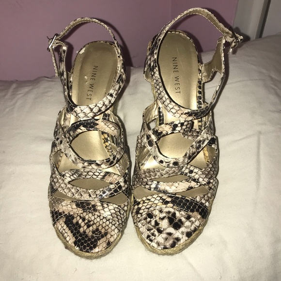 Nine West Wedge strappy sandals - Picture 4 of 8